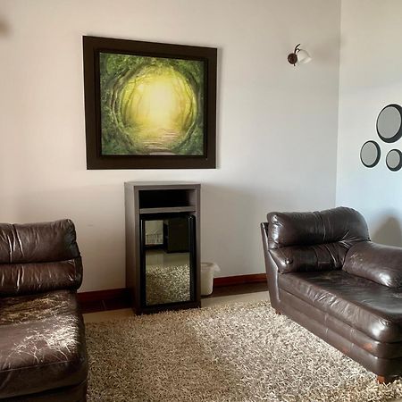 בוקארמנגה Serenity Suites Casa Boutique מראה חיצוני תמונה
