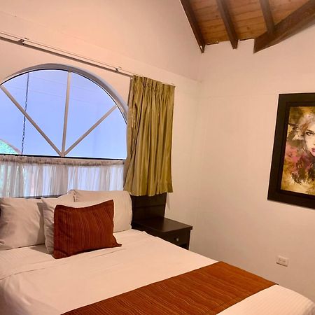 בוקארמנגה Serenity Suites Casa Boutique מראה חיצוני תמונה