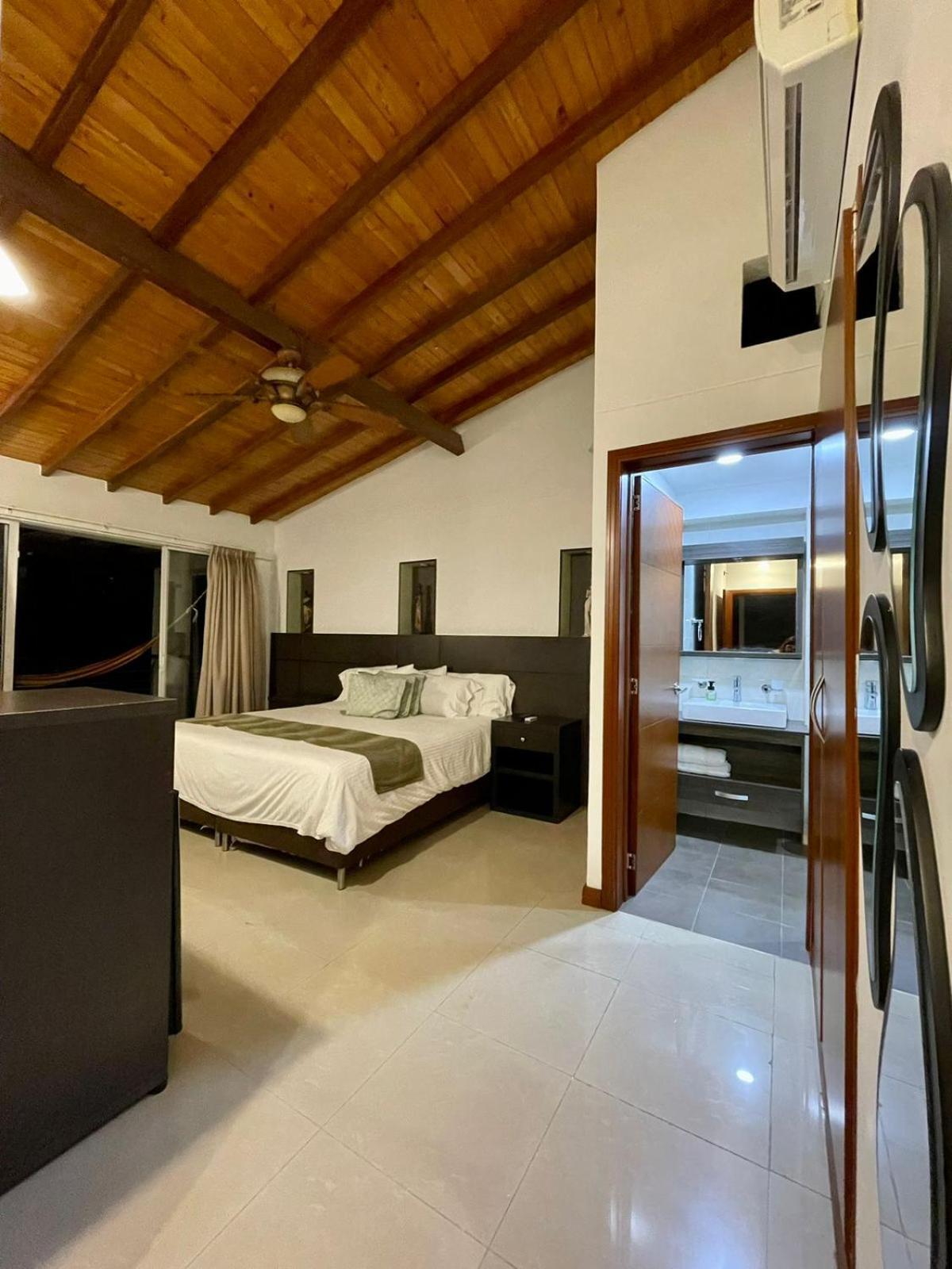 בוקארמנגה Serenity Suites Casa Boutique מראה חיצוני תמונה