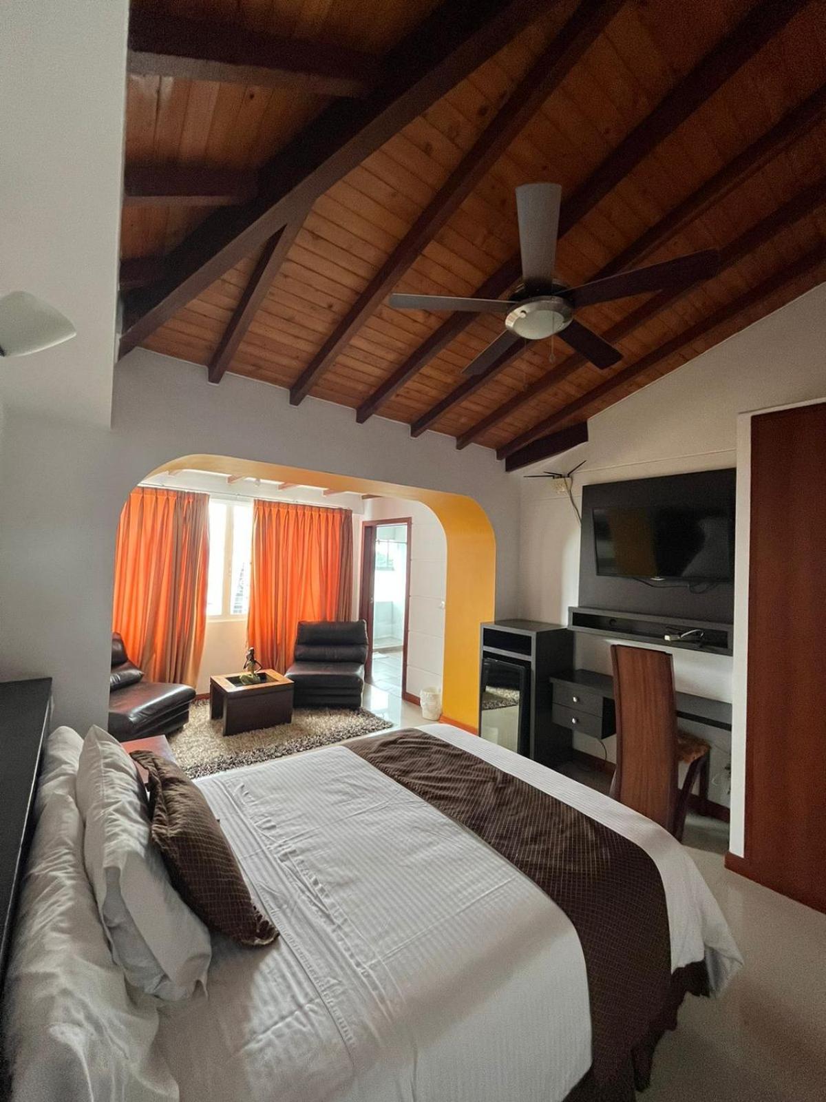 בוקארמנגה Serenity Suites Casa Boutique מראה חיצוני תמונה