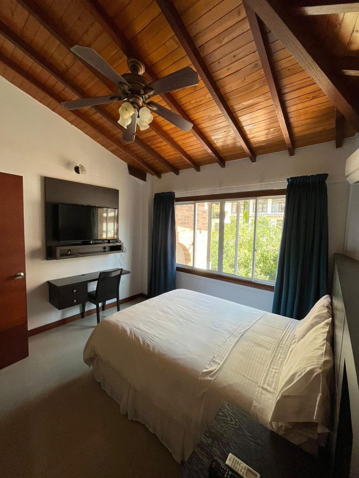 בוקארמנגה Serenity Suites Casa Boutique מראה חיצוני תמונה